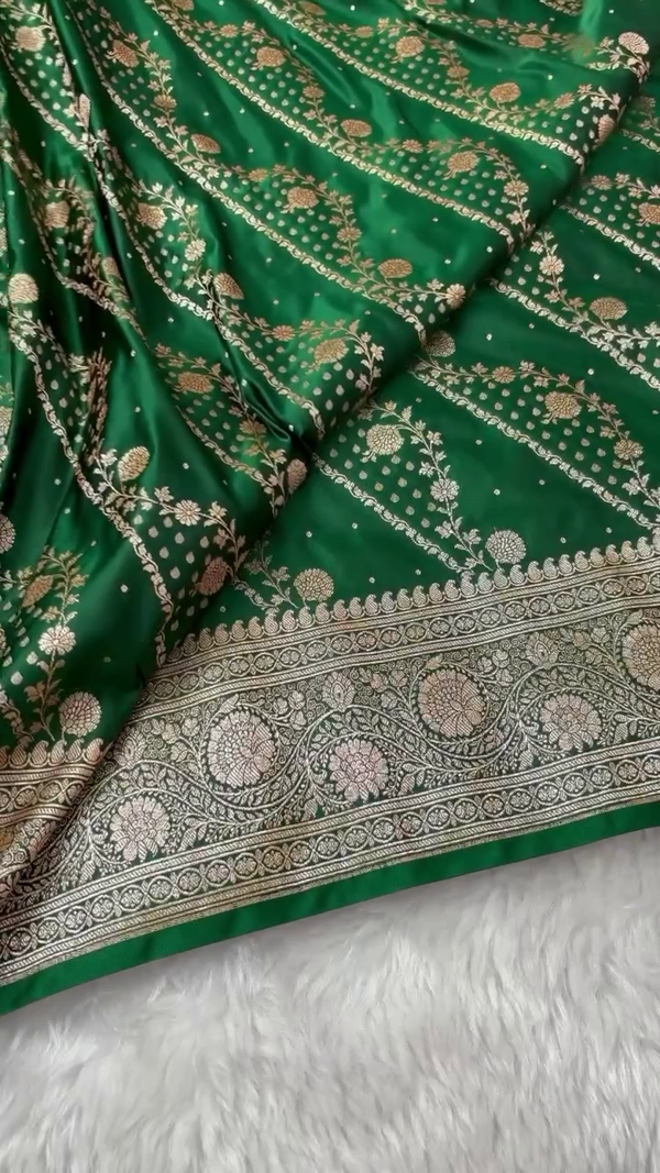 Emerald Green Banarasi Silk Saree – Woven with Royal Grace