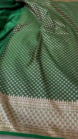 Emerald Green Banarasi Silk Saree – Woven with Royal Grace